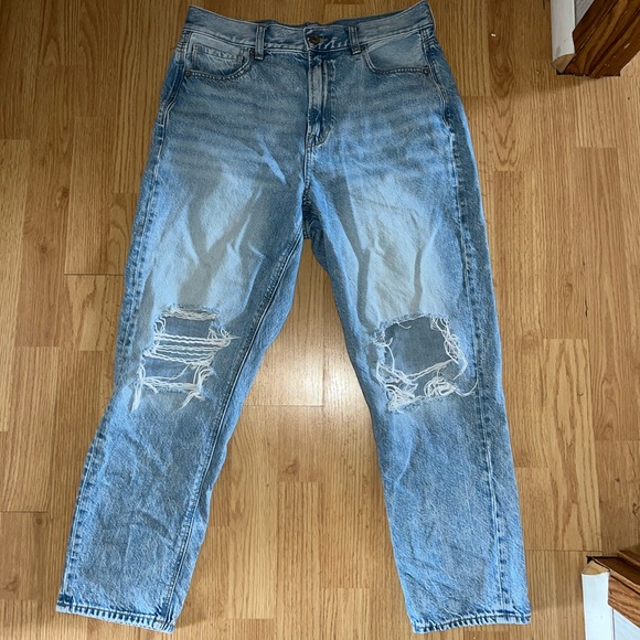 American Eagle Outfitters Denim - American Eagle Ripped Mom Jeans